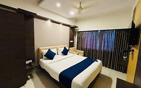 Hotel Sandalwood Inn - Rooms And Spa